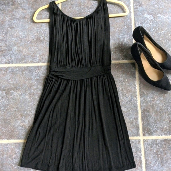 Little black dress - Picture 3 of 3